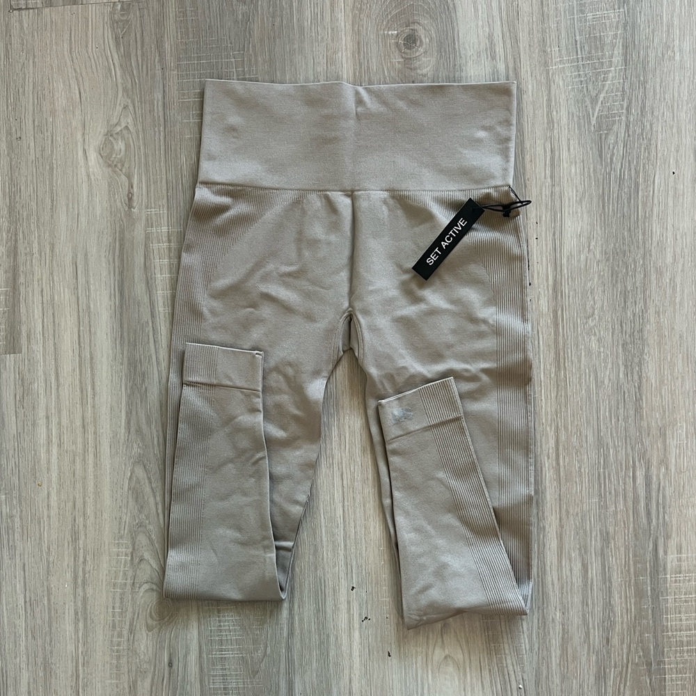 SET Active Leggings in Taupe